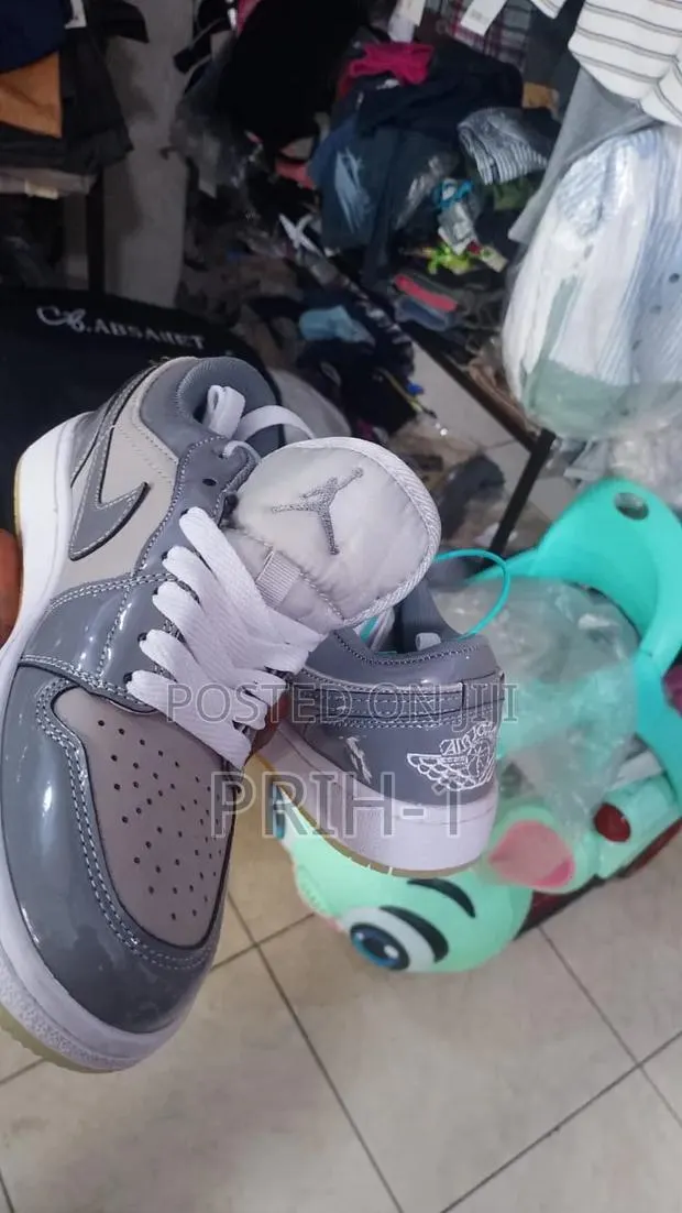 Boys Neakers · Photo 4