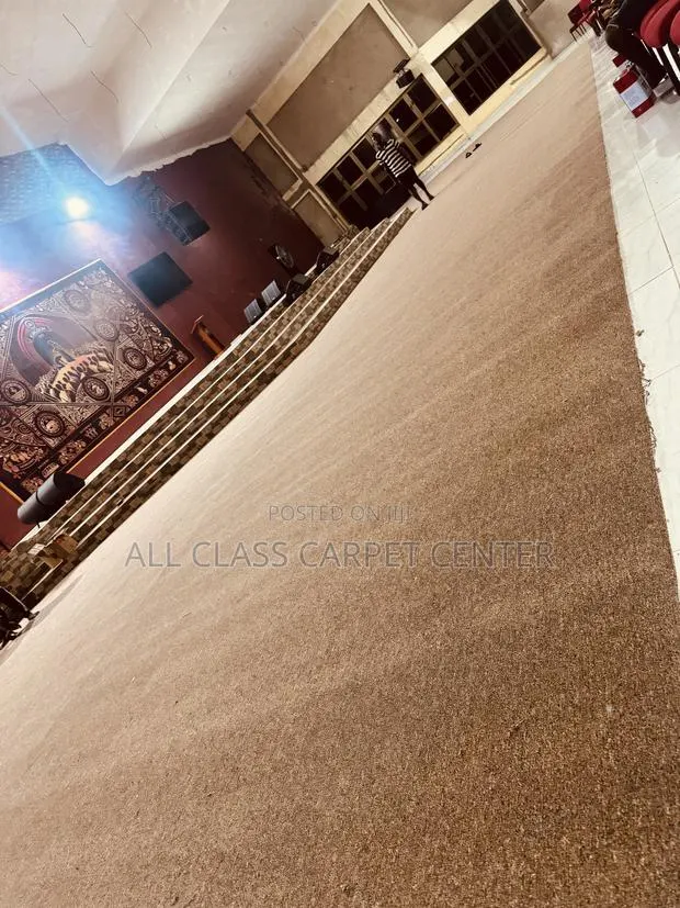 Industrial Brown Floor Carpet for Church Auditorium · Photo 1