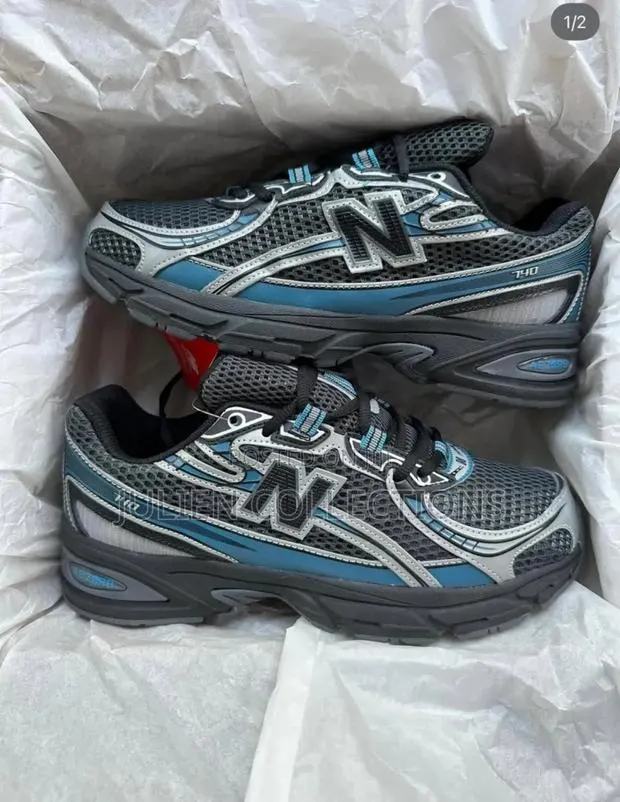 New Balance 740 Blue Black · Photo 1