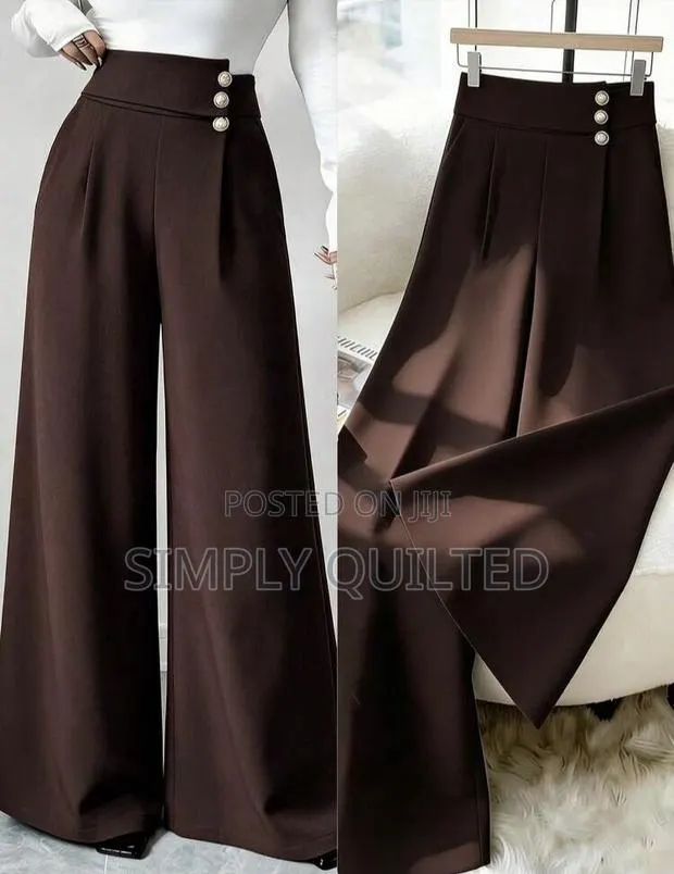 Wide-Leg Trouser · Photo 1