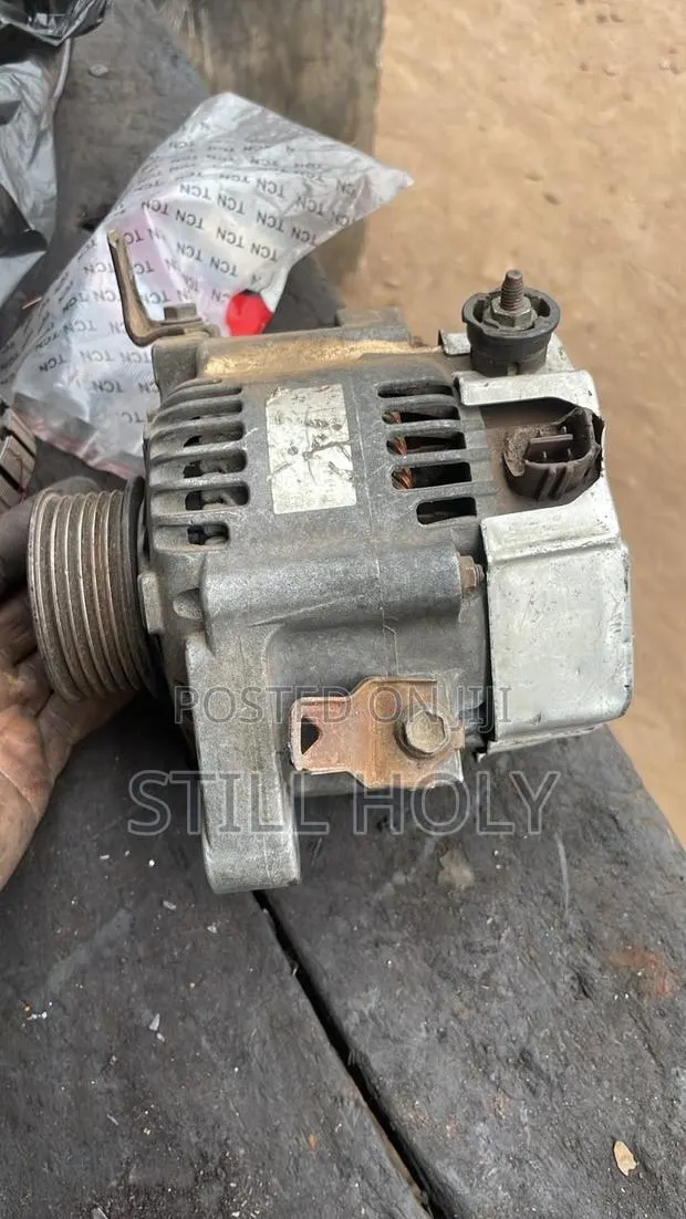 Toyota Vitz Alternator · Photo 1