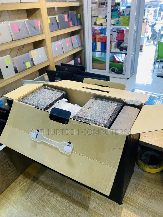 Yaber Y30 Projector · Photo 1