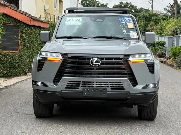 Lexus GX 550 Overtrail 2024 Gray · Photo 1