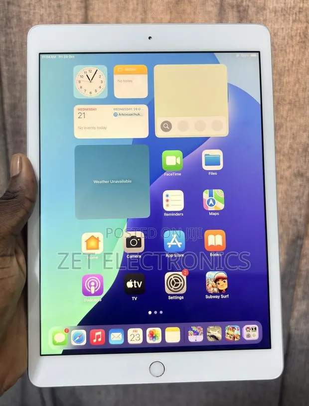 Apple iPad 10.2 (2019) 32 GB Silver · Photo 1
