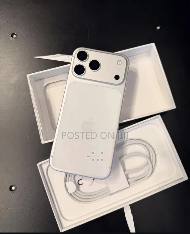 Apple iPhone 17 Pro Max 512 GB Silver · Photo 1