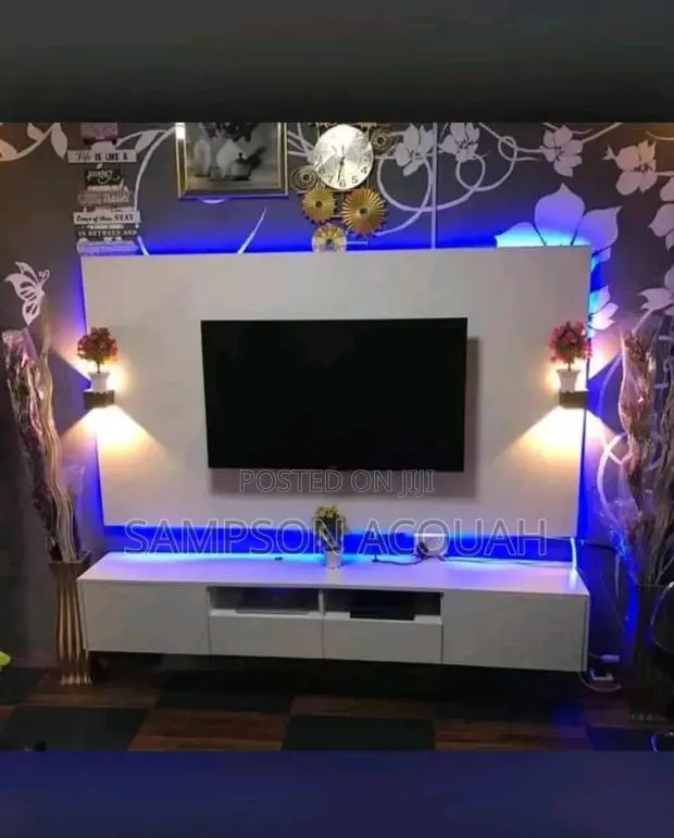 Laminated Tv Decor With Shelves-tv Wall Mount - Tv Units · Photo 1
