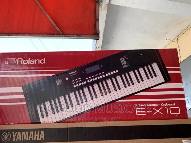 Roland E-X10 Keyboard · Photo 1
