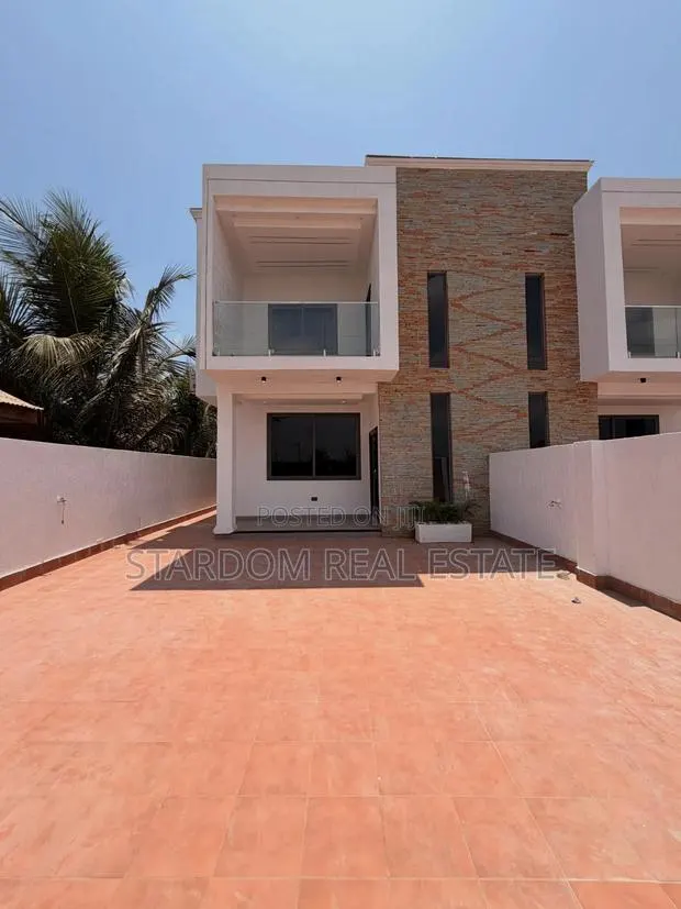 2bdrm Townhouse/Terrace in East Legon Hills, Boundary Road Area · Photo 1