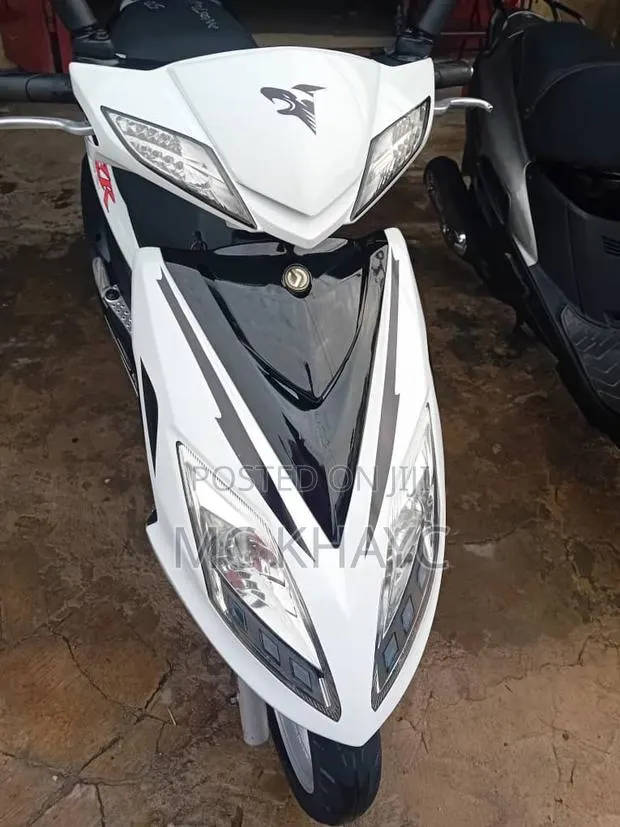 SYM Symnh 2018 White · Photo 1