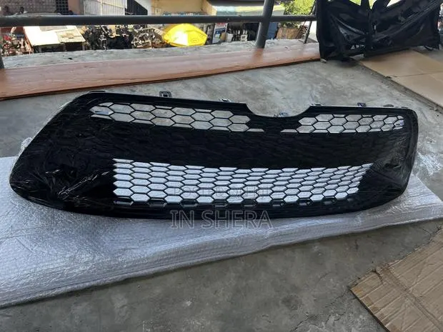 Toyota Corolla Bumper Grill 2019 2020 · Photo 1