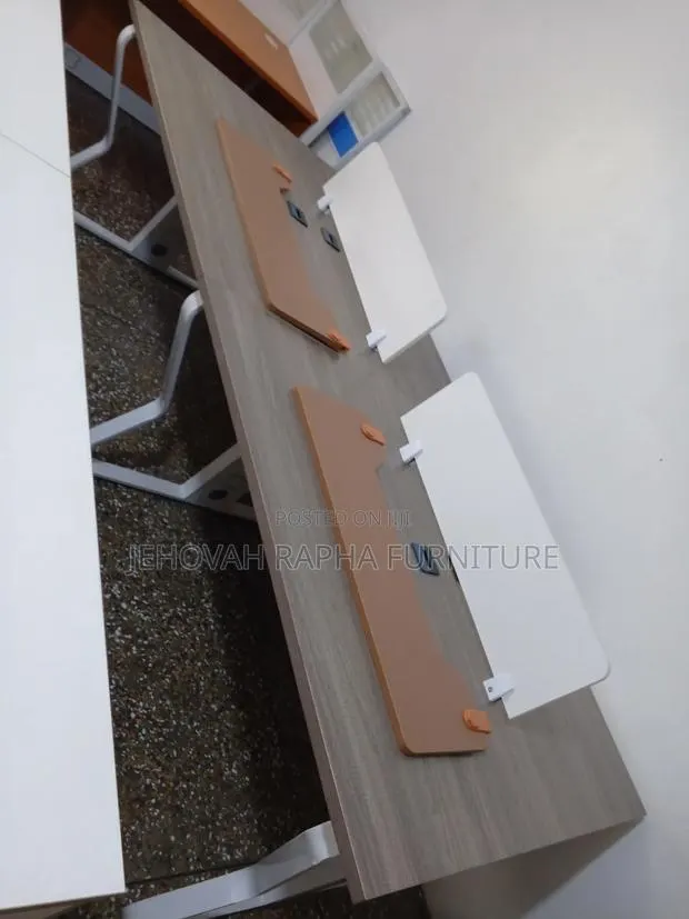 Workplace Table · Photo 1