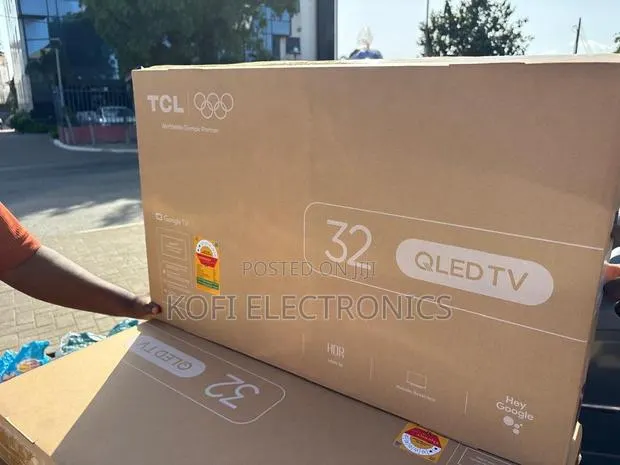 TCL 32” Qled TV Crystal Clear Display Smart Features · Photo 1