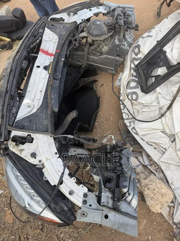 Mercedes Benz C300 2015 -2018 Front Cut · Photo 1
