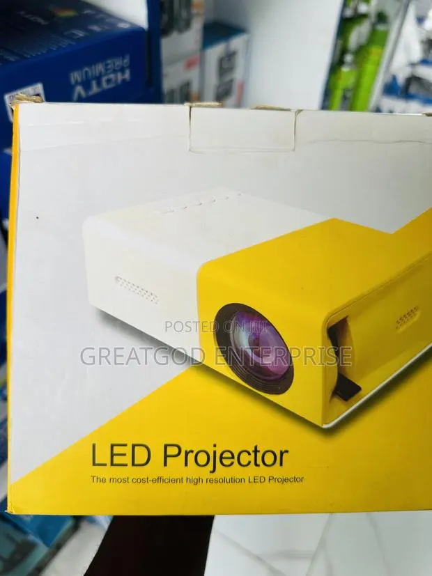 YG300 Mini LED Projector · Photo 1