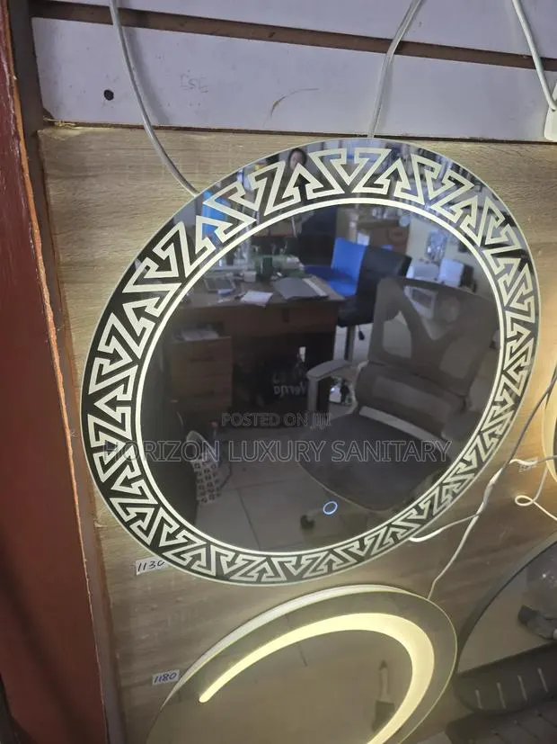 Exquisite Round Led Mirror 60×60cm · Photo 1