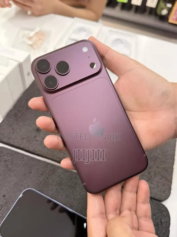 Apple iPhone 18 Pro Max 1 TB Red