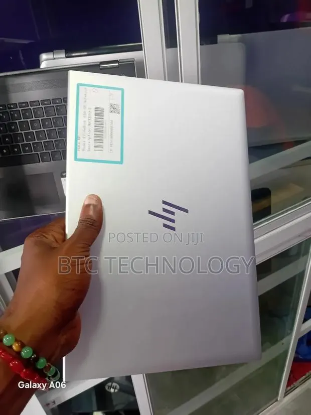 New Laptop HP EliteBook 840 G8 16GB Intel Core i5 SSD 256GB · Photo 1