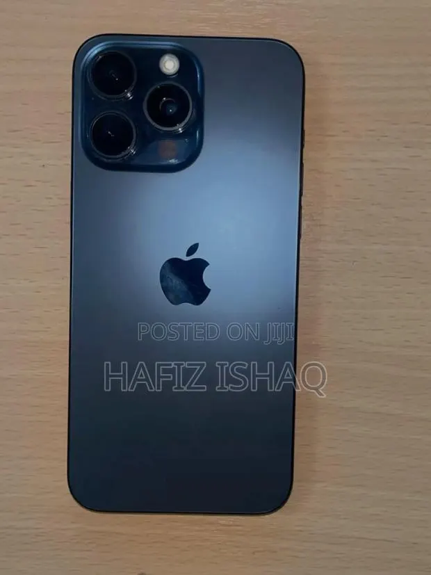 Apple iPhone 15 Pro Max 256 GB Blue · Photo 1