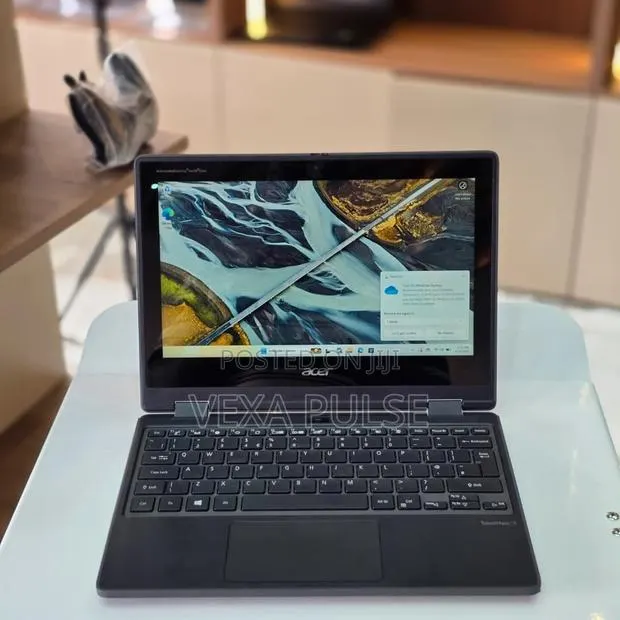 Laptop Acer TravelMate Spin B3 4GB Intel Celeron SSD 60GB · Photo 1