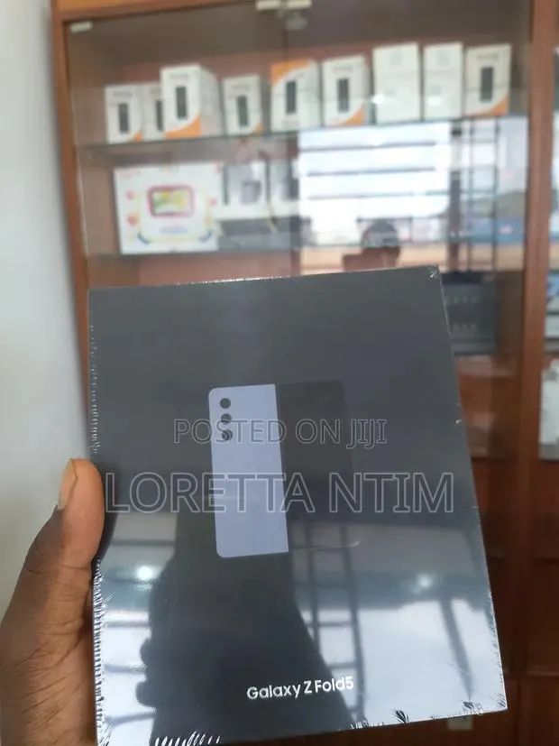 New Samsung Galaxy Z Fold 5 512 GB Blue · Photo 1