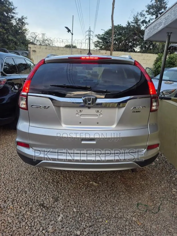 Honda CR-V 2016 Silver · Photo 1