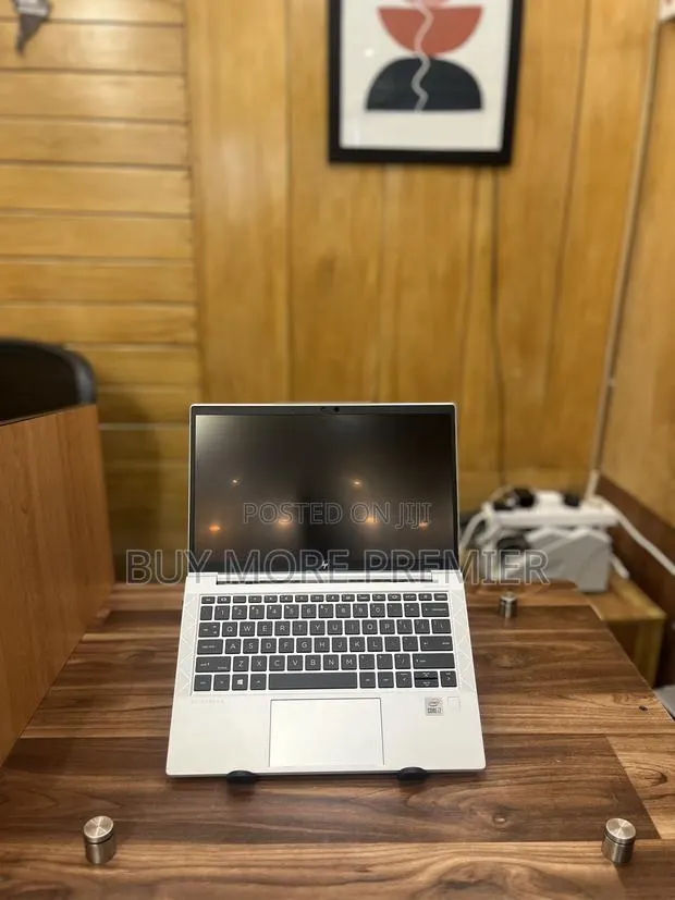Laptop HP EliteBook 830 G7 16GB Intel Core i7 SSD 512GB · Photo 1