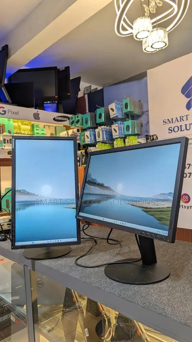 24"Lenovo ThinkVision IPS Monitor With HDMI · Photo 1