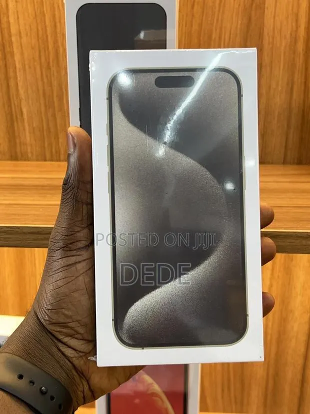 New Apple iPhone 15 Pro Max 256 GB Silver · Photo 1