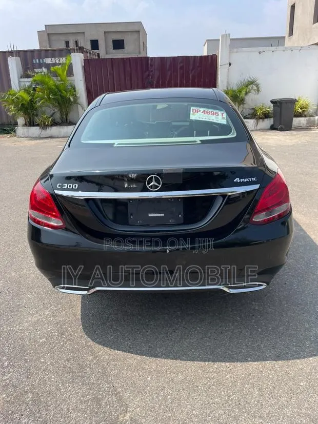 Mercedes-Benz C300 2017 Black · Photo 1