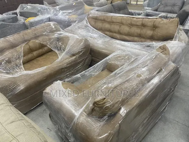 Comfortable 6 Seater Leather Sofa · Photo 1