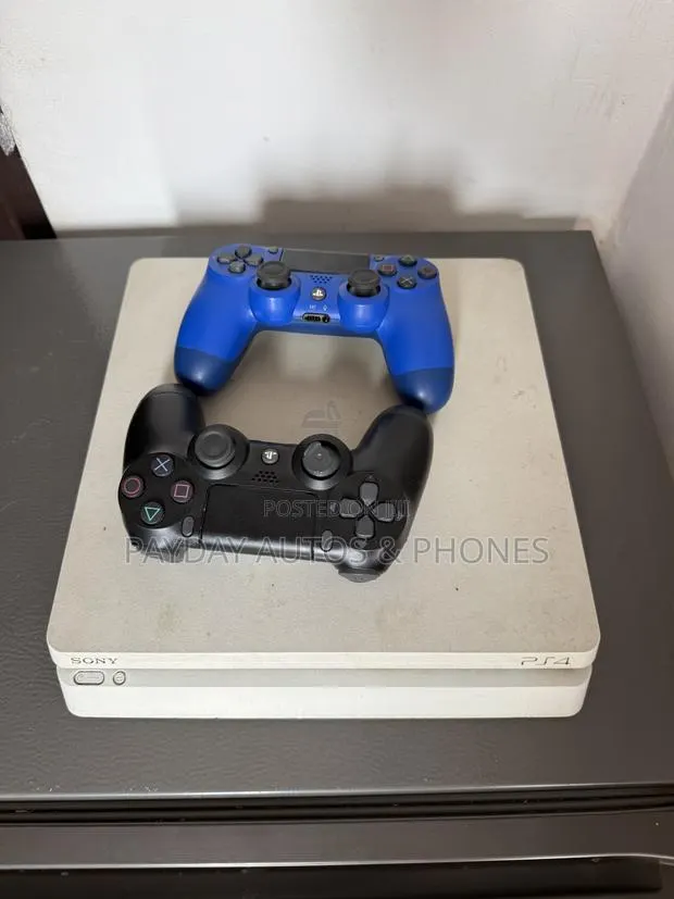 Play Station · Photo 1