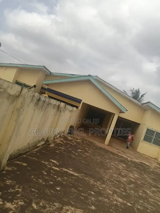 3bdrm House in Self Compound, Frafraha for rent · Photo 2