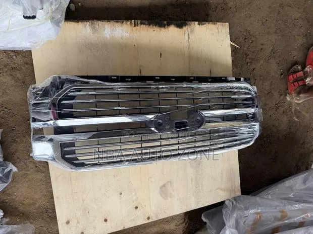 Ford Platinum 2024-2025 Top Shell/Grille · Photo 1
