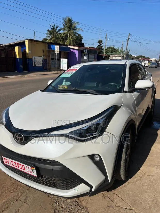 Toyota C-HR Limited 2022 White · Photo 1