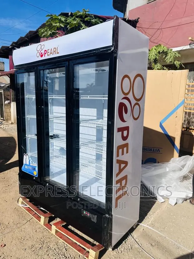 Superior Sleek Display Fridge 3doors Pearl PVC-150 · Photo 1
