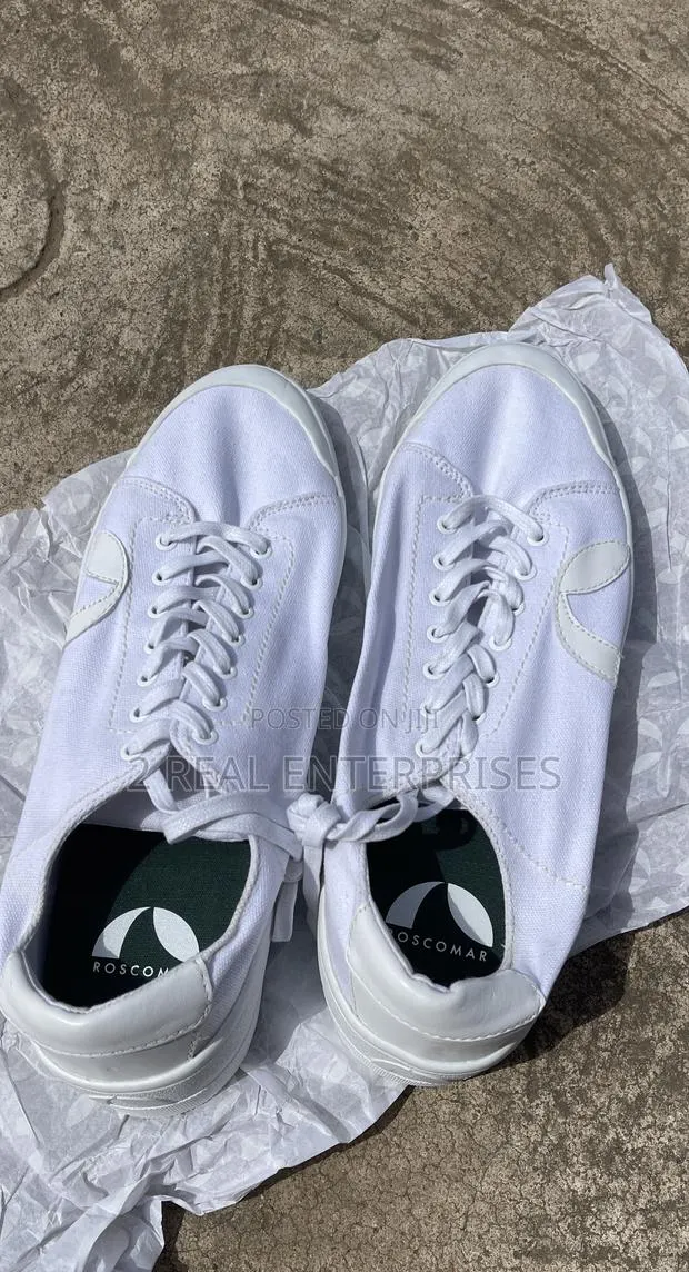 Walking Shoes Size 45 · Photo 1