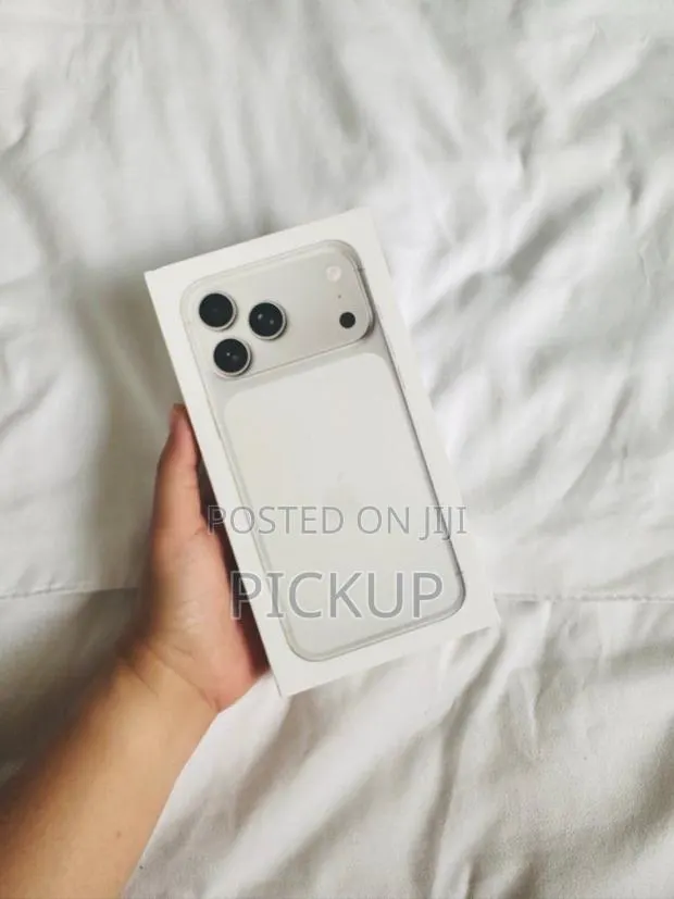 New Apple iPhone 17 Pro Max 512 GB Silver · Photo 1