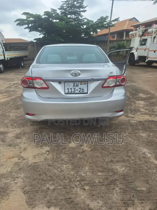 Toyota Corolla 2013 Silver · Photo 1