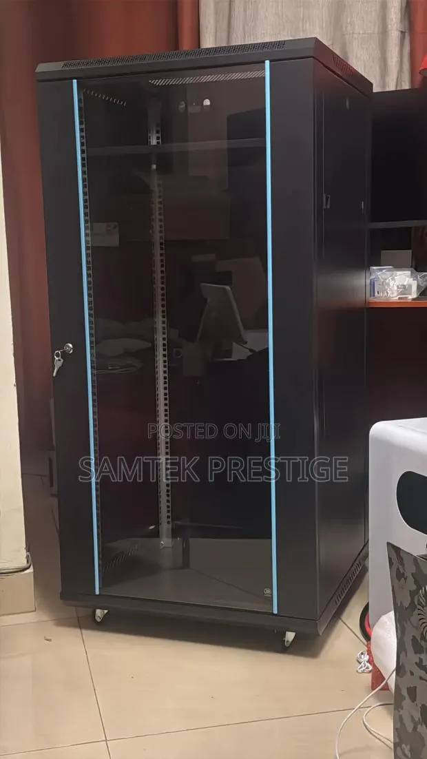Design Server Rack 22u Network Cabinet Floor Stand · Photo 1