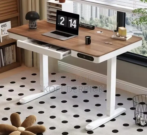 Electric Adjustable Height Desk (140 X 60) · Photo 1
