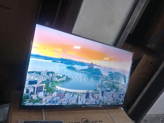 TCL Smart Tv Brilliance That Makes Every App Faster · Photo 1