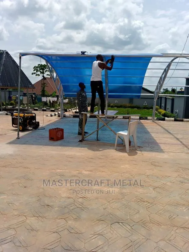Modern Design 4 Legs Carport Polycarbonate Sheet · Photo 1