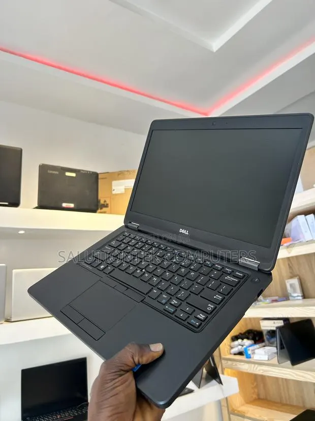 Laptop Dell Latitude 14 E5450 8GB Intel Core i5 HDD 500GB · Photo 1