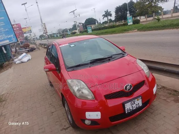 Toyota Vitz 2010 · Photo 1