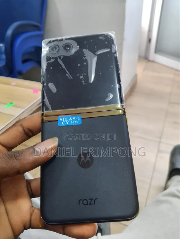 New Motorola Razr 40 Ultra 256 GB Black · Photo 1