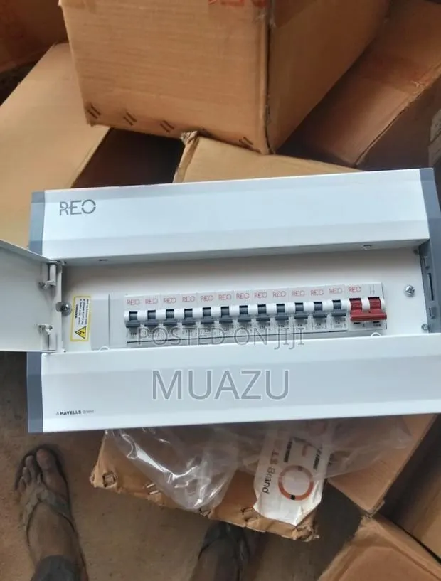 REO Main Switch 12way · Photo 1