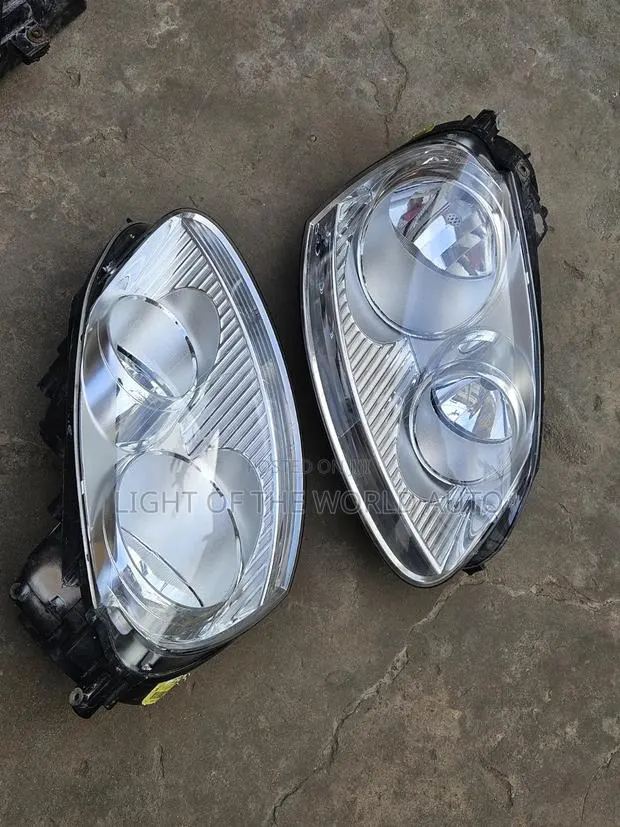 Golf 5 Headlight Available · Photo 1