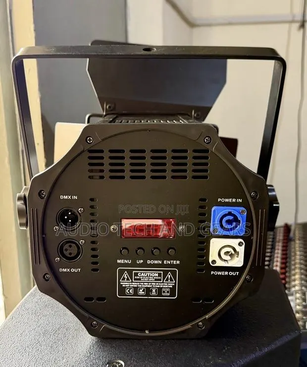 Prolumen 200 Watts COB Fresnel Light · Photo 3