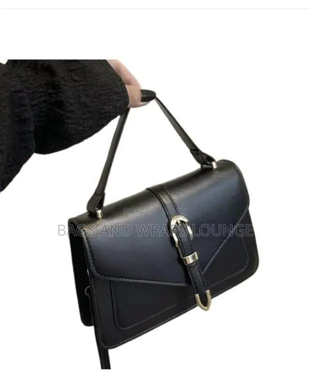 Bags and Wraps Lounge · Photo 1