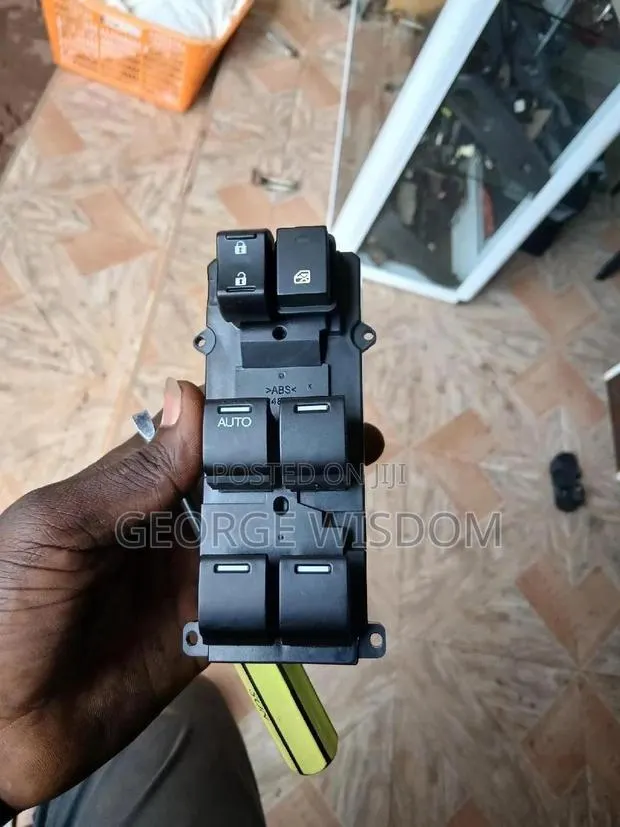 Honda CRV Power Window Switches · Photo 1